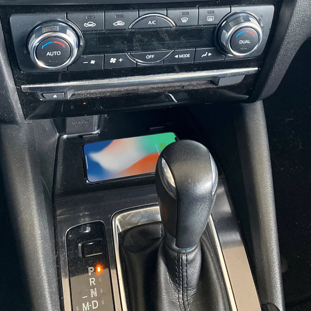 15w Fast Wireless charger pad For Mazda 6 Atenza 2016 2018 phone holder charge adapter mobile stand accessories interior