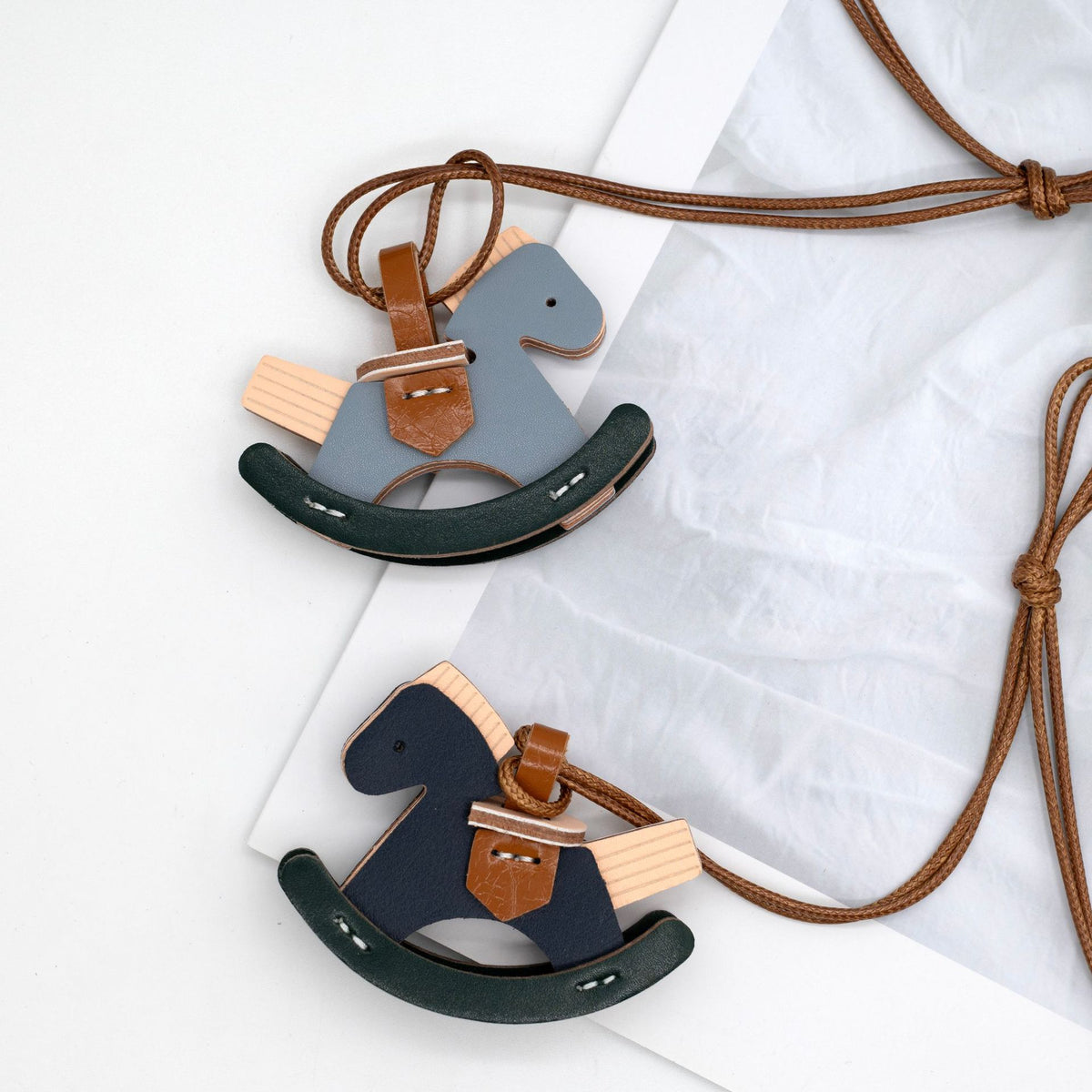 Leather decorative small Trojan horse pendant female car keychain rearview mirror pendant rocking Trojan bag pendant wholesale