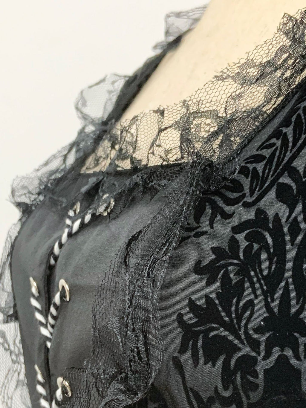 Cross-border foreign trade Halloween Victorian court dress women's long dress lace stitching bell sleeve dress women