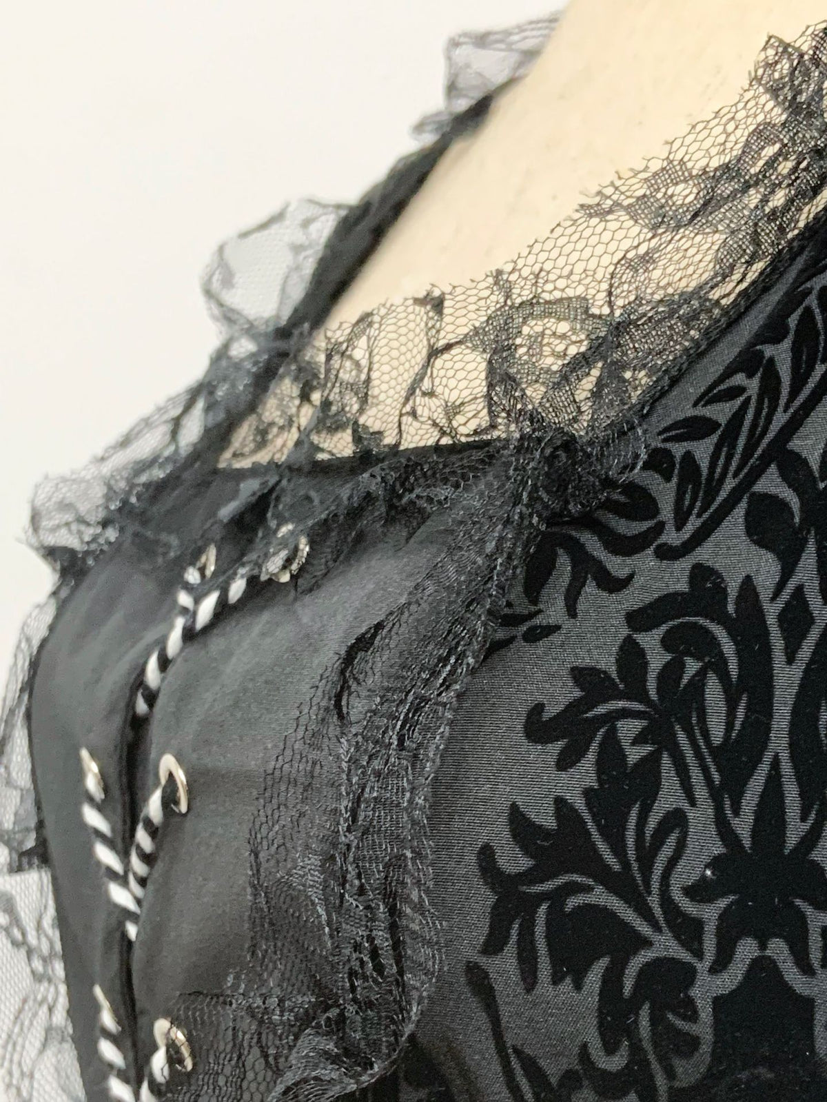 Cross-border foreign trade Halloween Victorian court dress women's long dress lace stitching bell sleeve dress women