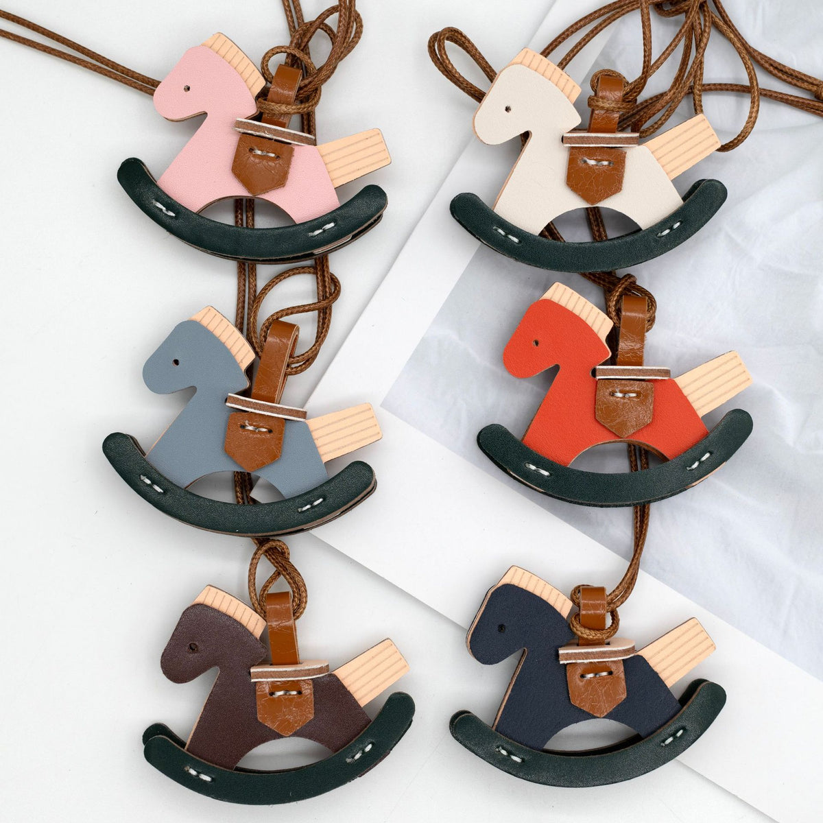 Leather decorative small Trojan horse pendant female car keychain rearview mirror pendant rocking Trojan bag pendant wholesale