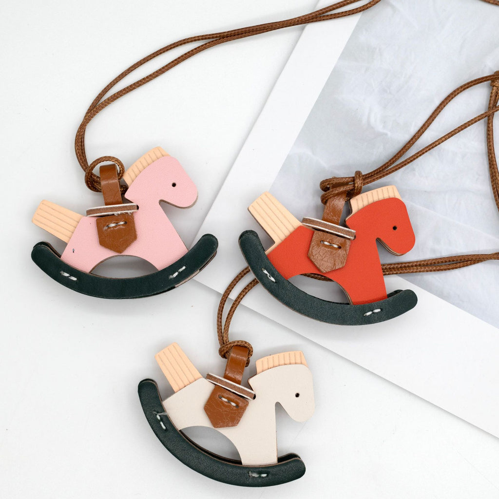 Leather decorative small Trojan horse pendant female car keychain rearview mirror pendant rocking Trojan bag pendant wholesale