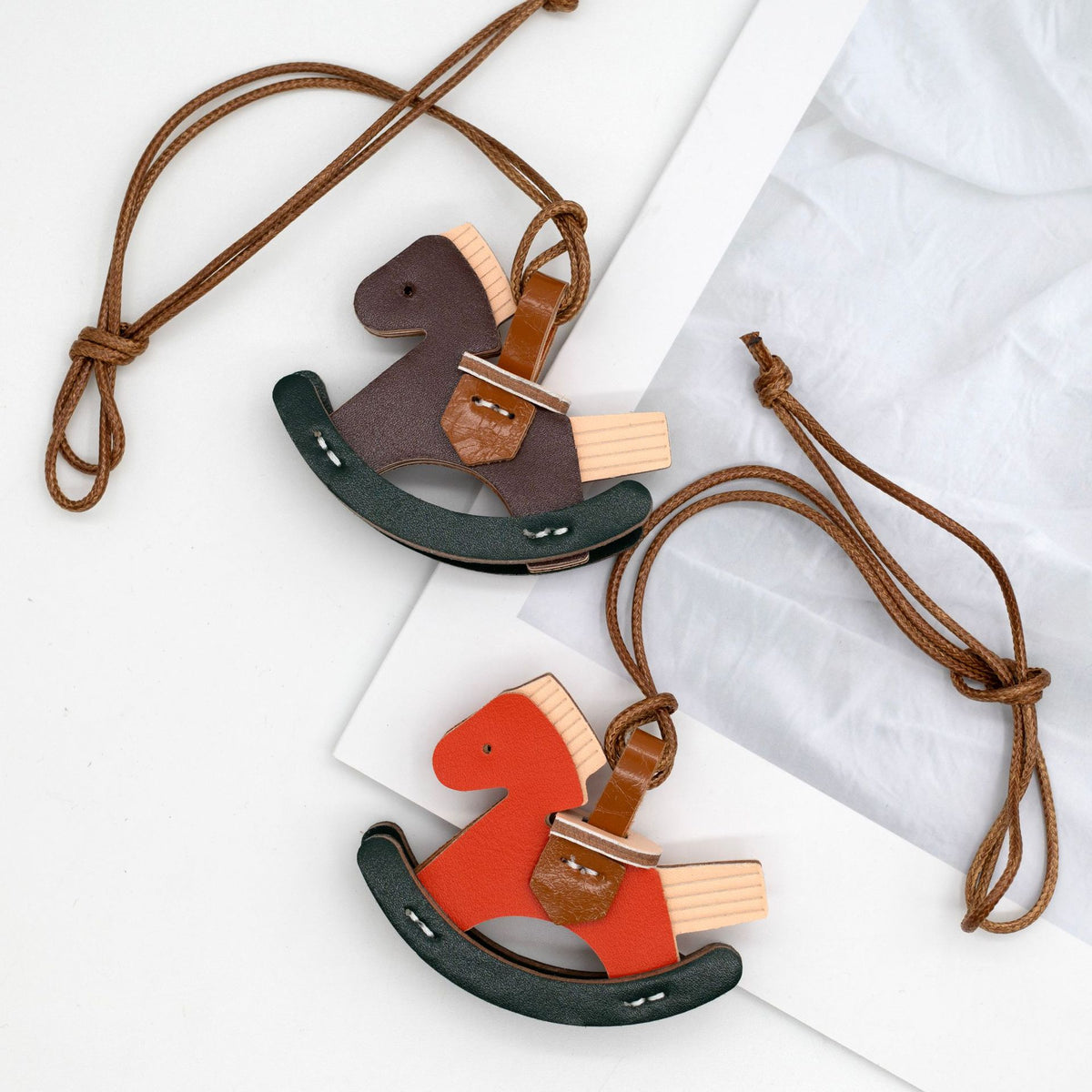 Leather decorative small Trojan horse pendant female car keychain rearview mirror pendant rocking Trojan bag pendant wholesale