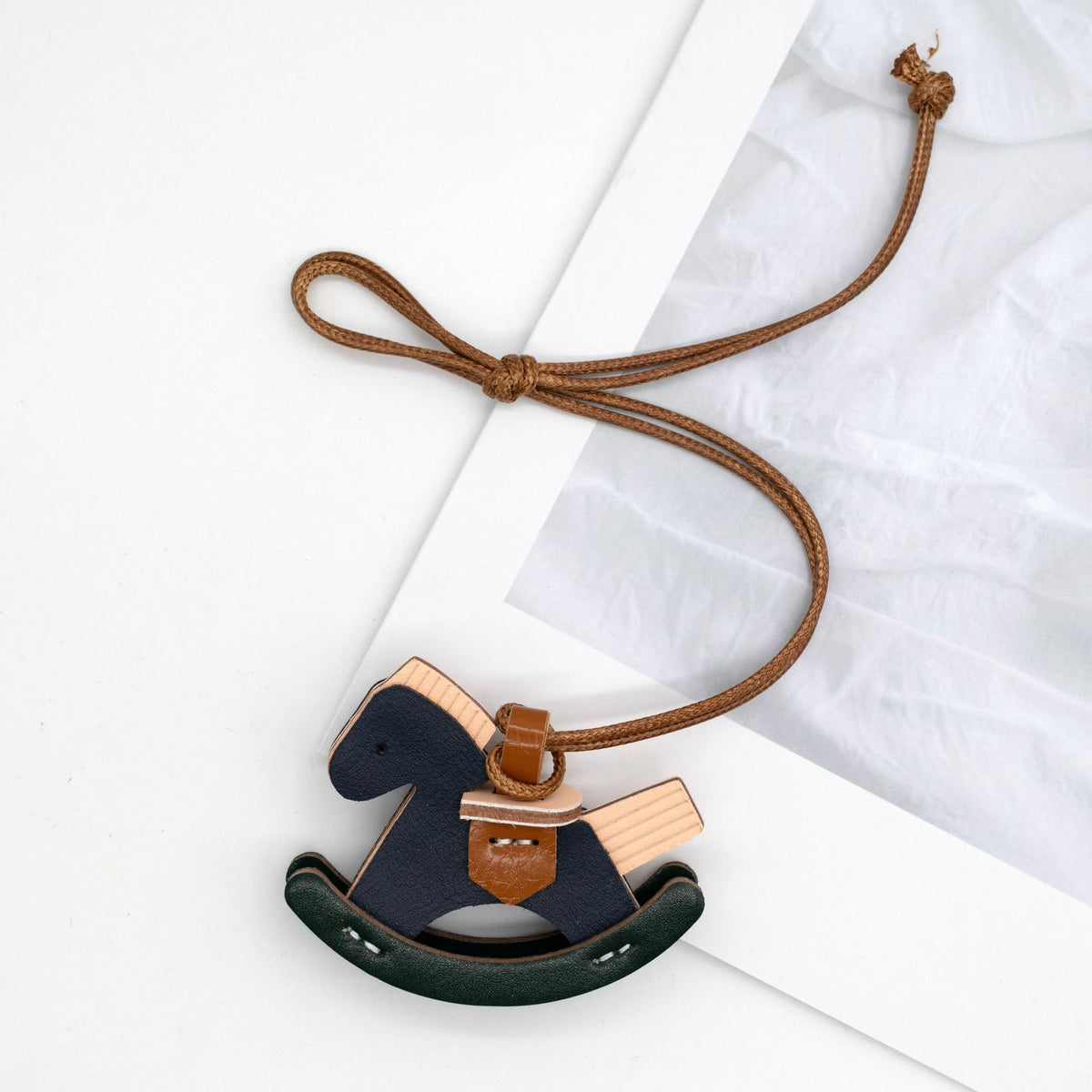 Leather decorative small Trojan horse pendant female car keychain rearview mirror pendant rocking Trojan bag pendant wholesale