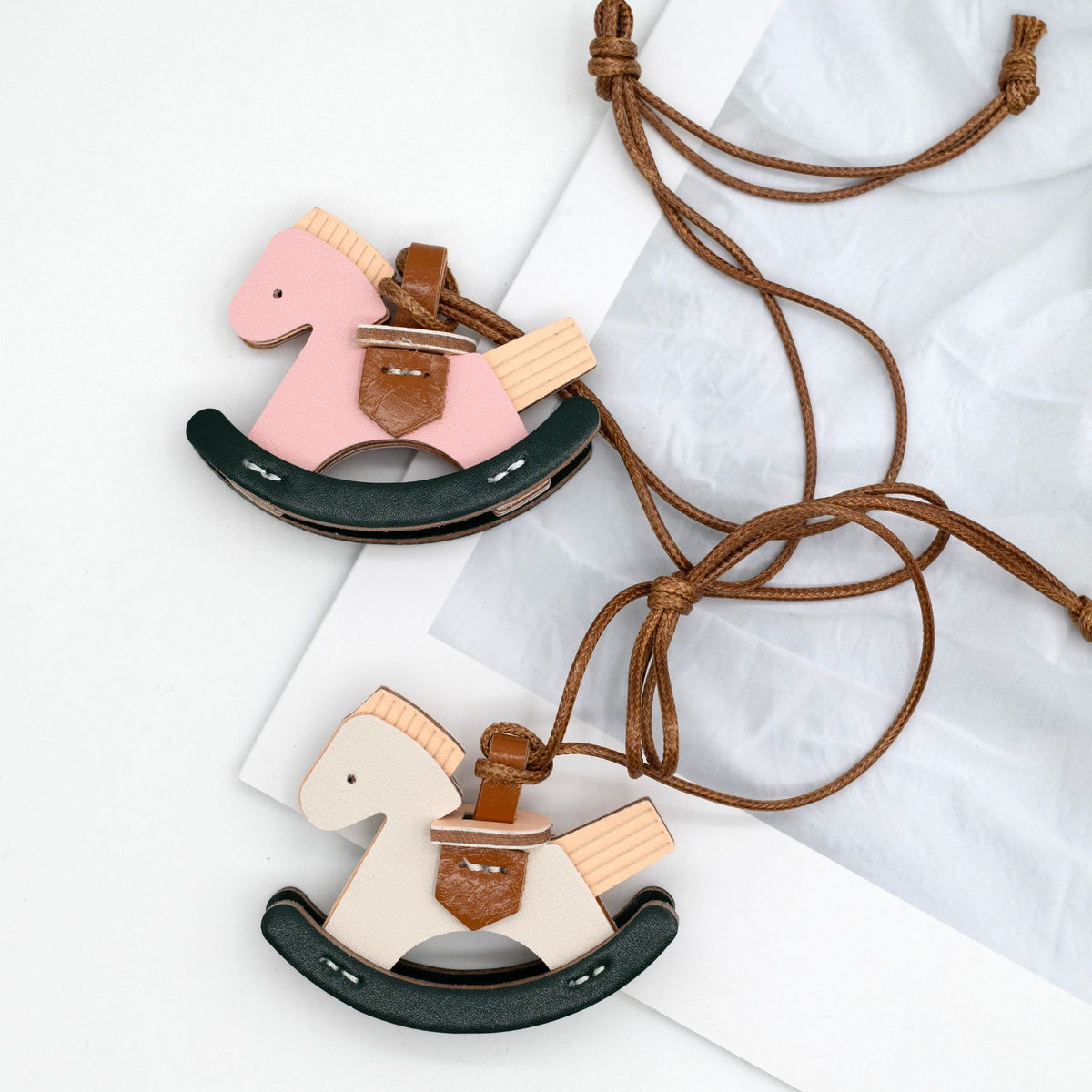 Leather decorative small Trojan horse pendant female car keychain rearview mirror pendant rocking Trojan bag pendant wholesale