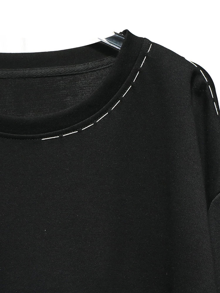 [EAM] Black Topstitched Irregular Sweatshirt New Round Neck Long Sleeve Women Big Size Fashion Tide Spring Autumn 2026 1DJ3297