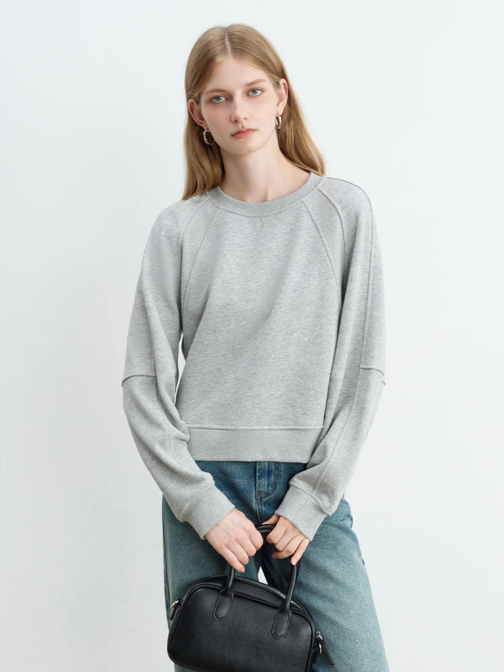 ZIQIAO Petite Sense Structure Raglan Sleeve Pullover Sweatshirt For Women 2025 Autumn New Round Neck Solid Color Top 25ZQ93075