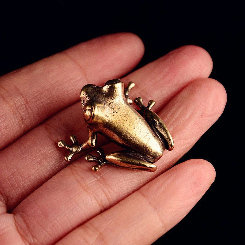 Vintage Brass Frog Statue Frog Decor Charming Contemplative Pose Desktop Ornament Tea Pet Figurine Home Office Decor