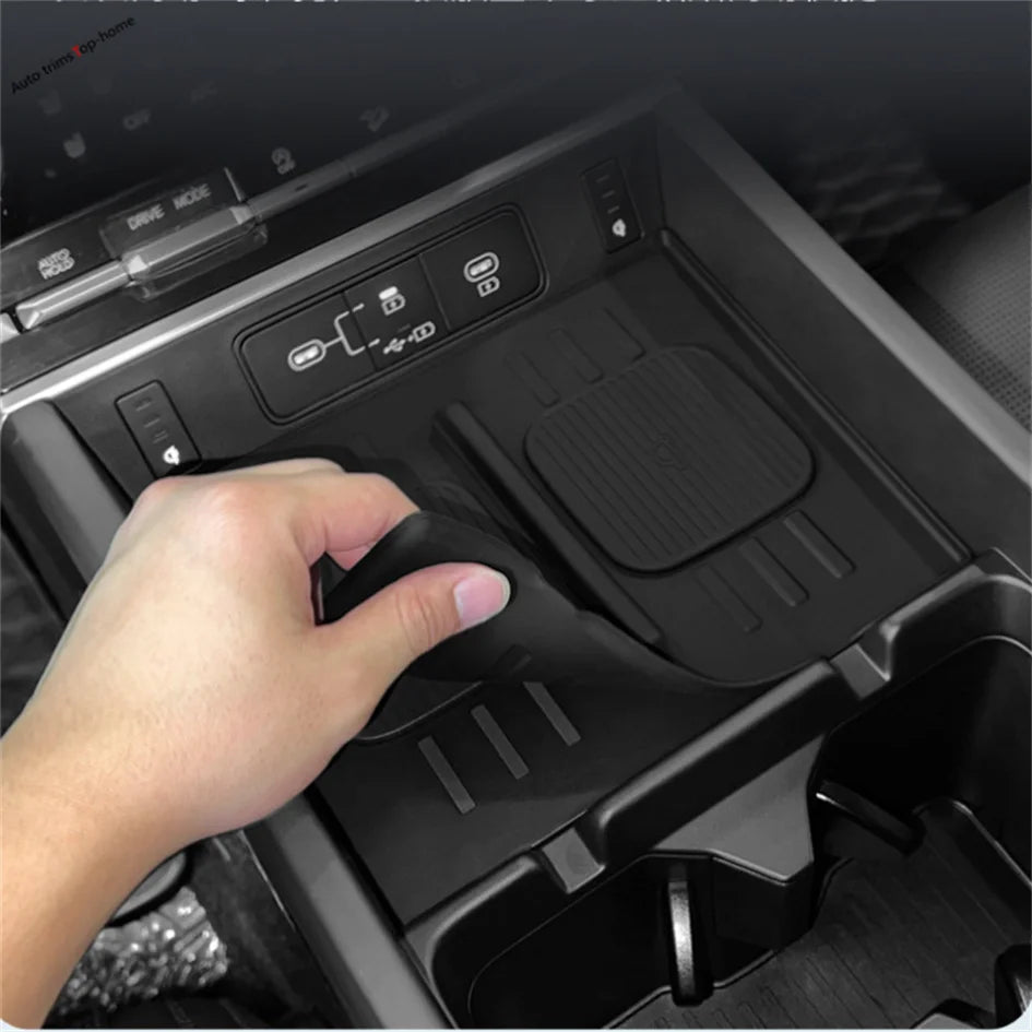 Silicone Center Console Wireless Charger Protection Pad upgrade Silica Gel Cover For Hyundai Santa Fe 2024 2025 Car Accessories
