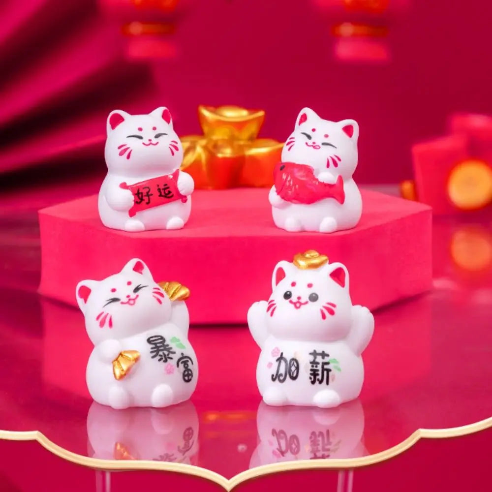 Modern Lucky Cat Figurine Crafts Ornaments Lovely Mini Cat Car Ornaments Cute Fortune Cat Figurines Gift