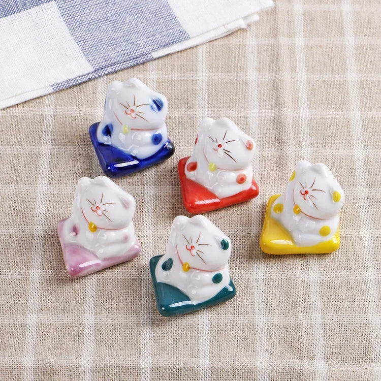 Cute Cat Ceramic Chopsticks Holder Stand Fine Design Chopstick Rack Pillow Care Rest Japanese Style Kitchen Tableware Tools New