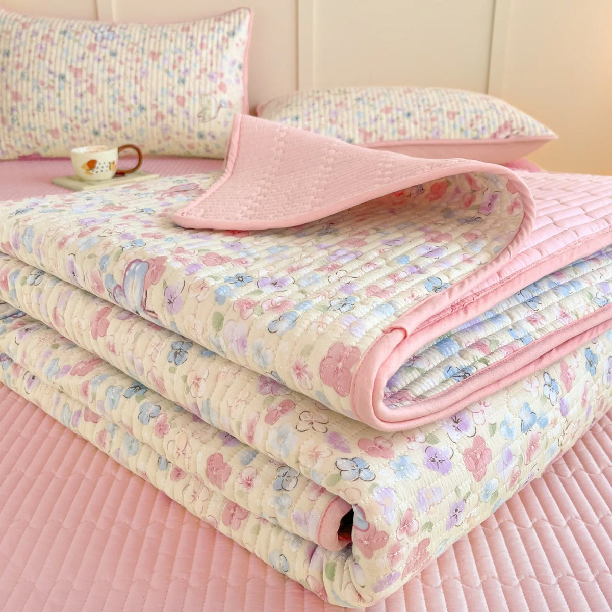Thickened Quilted Bedspread for Single Double Bed Floral Soft Breathable Summer Quilt Machine Washable Dust-proof Bed Cover Set