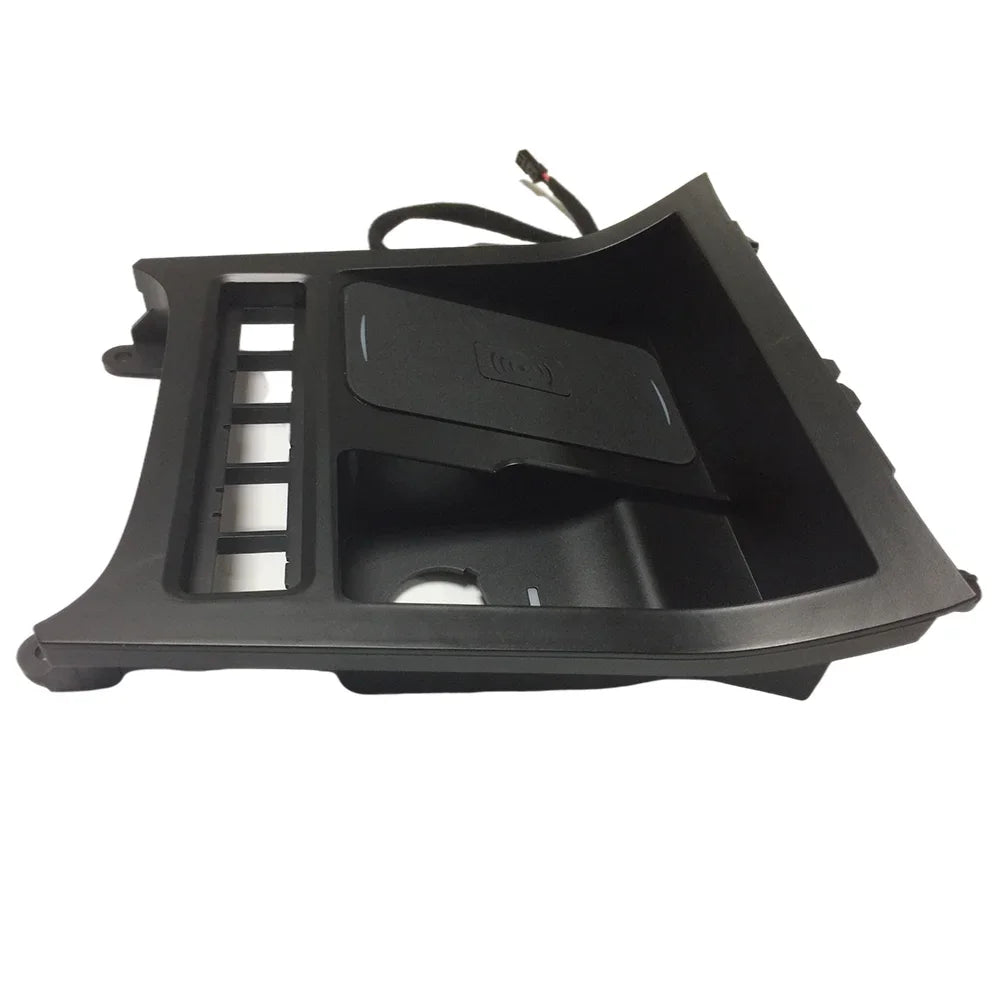 Car Charging Panel Wireless Charger For VW Golf 6 MK6 Golf 5 MK5 Scirocco Sagitar 2008-2013 wireless phone holder replacement