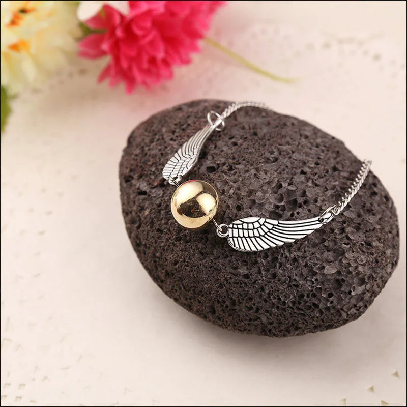 Vintage Jewelry Retro Tone Golden Snitch Pocket Wings Bracelet Pulseras for Men and Women Bijou Statement Jewelry