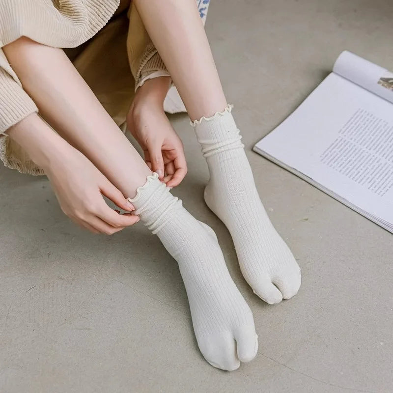 Japanese Ruffled Edge Cotton Split Toe Socks Solid Color Two-Toed Sock Unisex Harajuku Simple Tabi Socks High Elastic Hosiery