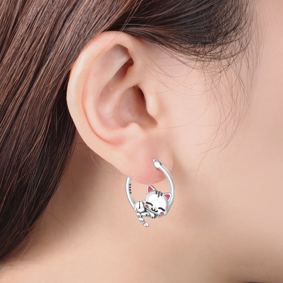 Simple 925 Sterling Silver Cute Sleeping Cat Hoop Earrings for