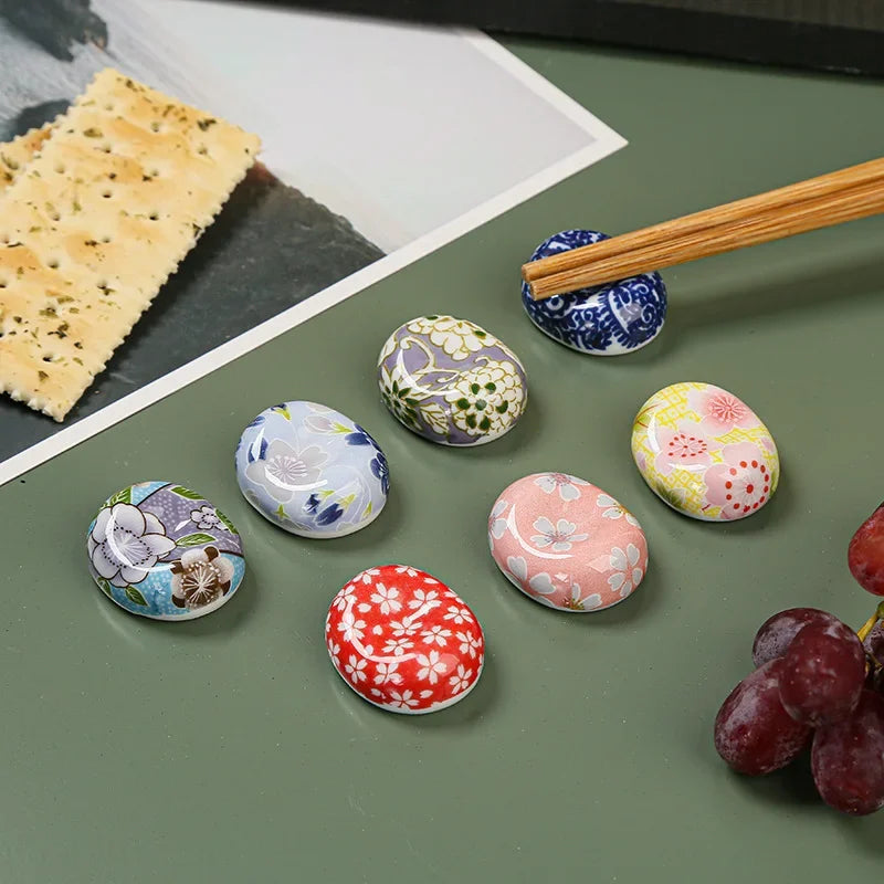 Cute Cat Ceramic Chopsticks Holder Stand Fine Design Chopstick Rack Pillow Care Rest Japanese Style Kitchen Tableware Tools New