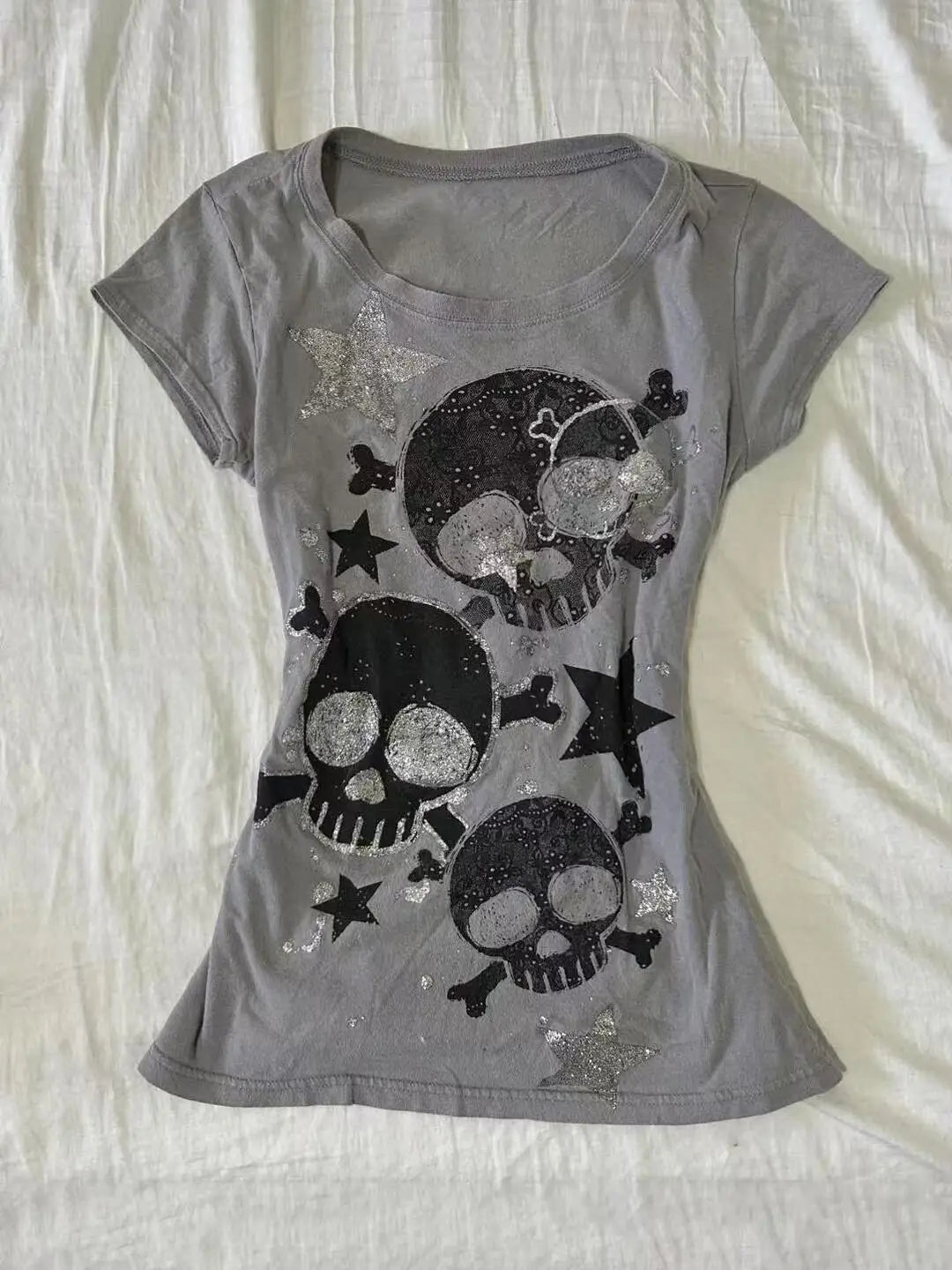 Japanese Y2k Skull Print Women's 2000s Clothes Y2k Top Subculture Tees Anime Girl Graphic T Shirts Goth Emo Kawaii Gothic Kpop