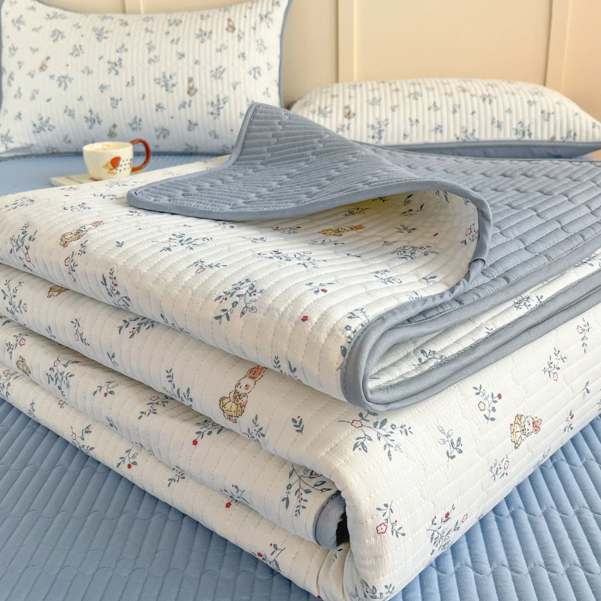 Thickened Quilted Bedspread for Single Double Bed Floral Soft Breathable Summer Quilt Machine Washable Dust-proof Bed Cover Set