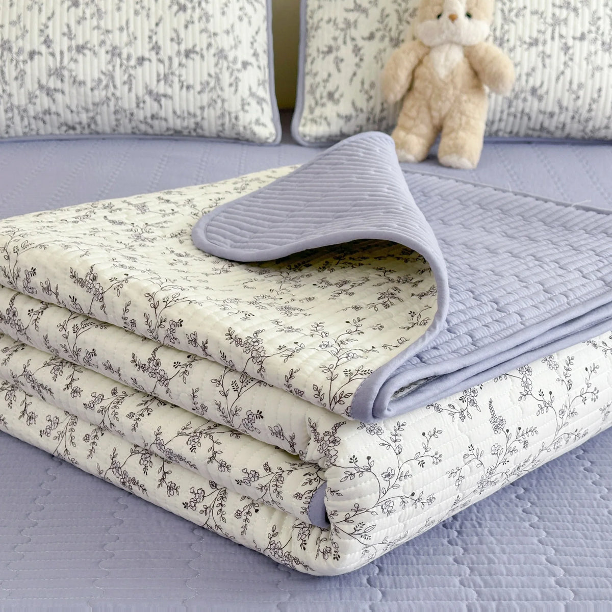 Thickened Quilted Bedspread for Single Double Bed Floral Soft Breathable Summer Quilt Machine Washable Dust-proof Bed Cover Set