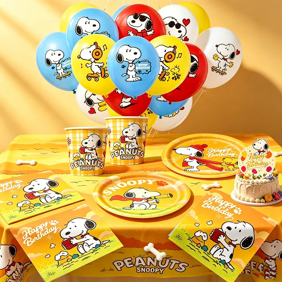 Snoopy Themed Birthday Party Supplies Set - Paper Cups