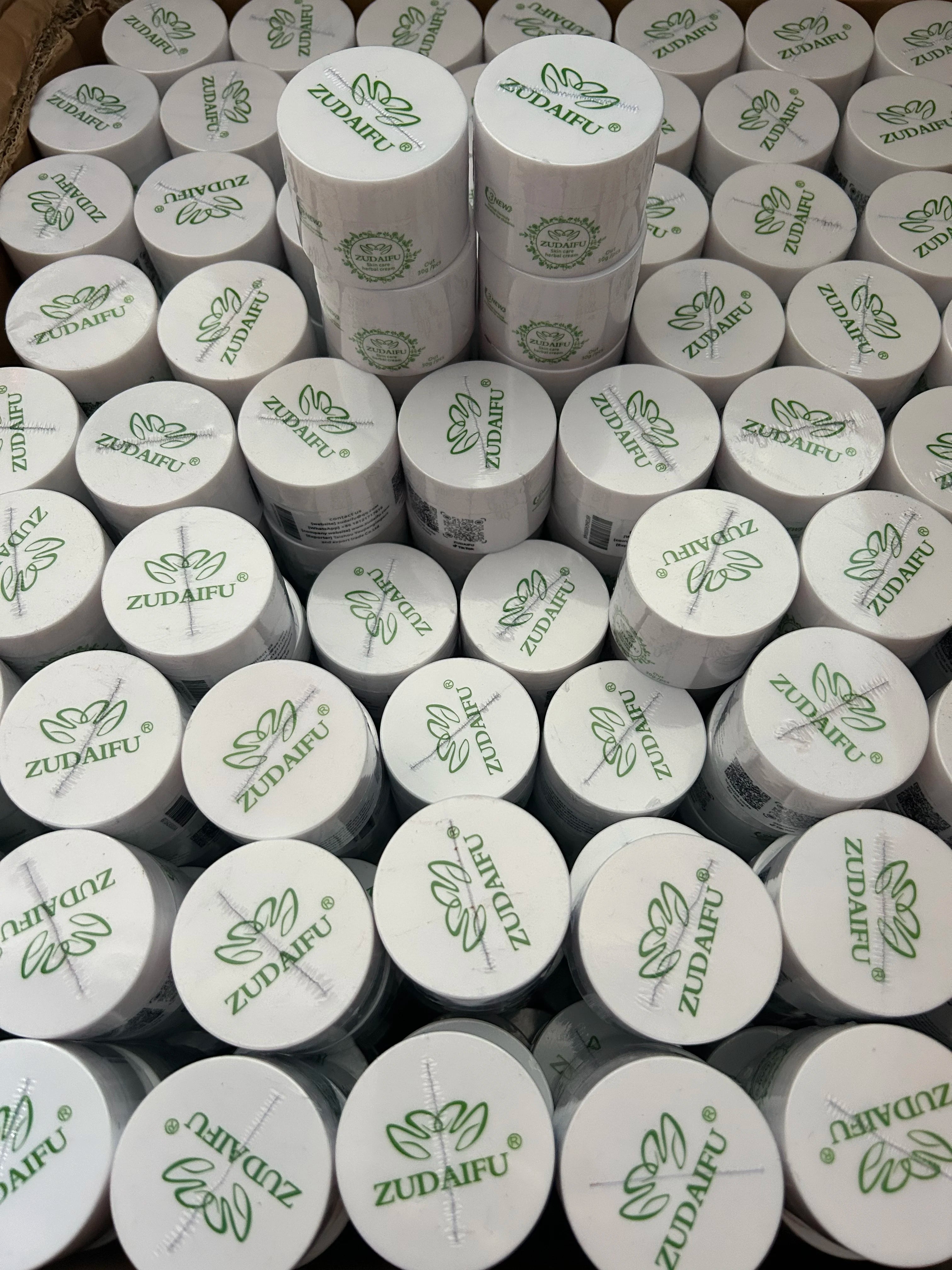 【New date】4/10 pcs Zudaifu Third Generation Herbal Moisturizing Cream Skin Care Cream 30g