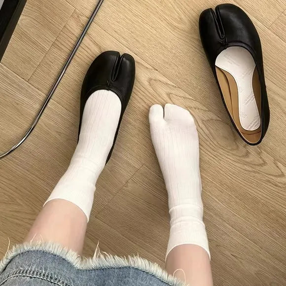 Japanese Ruffled Edge Cotton Split Toe Socks Solid Color Two-Toed Sock Unisex Harajuku Simple Tabi Socks High Elastic Hosiery