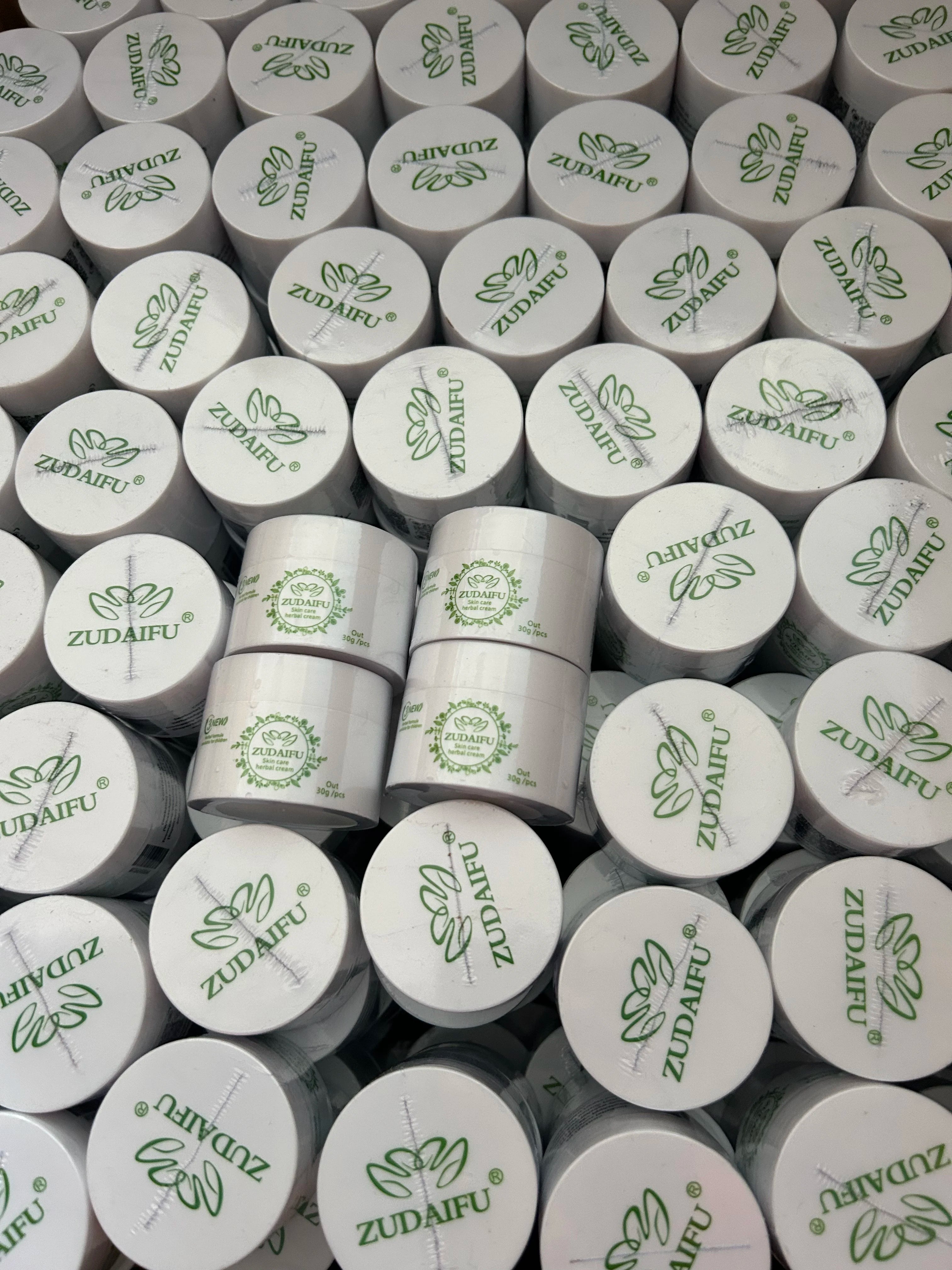 【New date】4/10 pcs Zudaifu Third Generation Herbal Moisturizing Cream Skin Care Cream 30g
