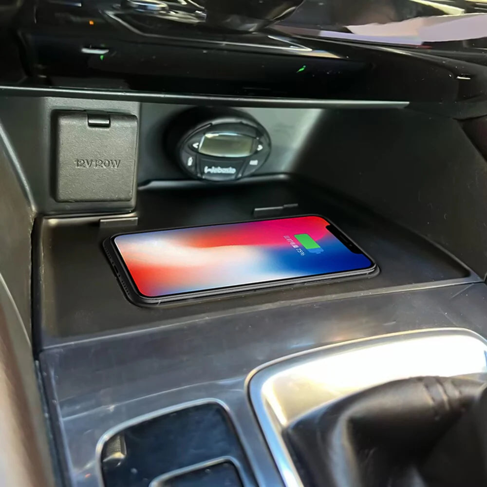 15w Fast Wireless charger pad For Mazda 6 Atenza 2016 2018 phone holder charge adapter mobile stand accessories interior