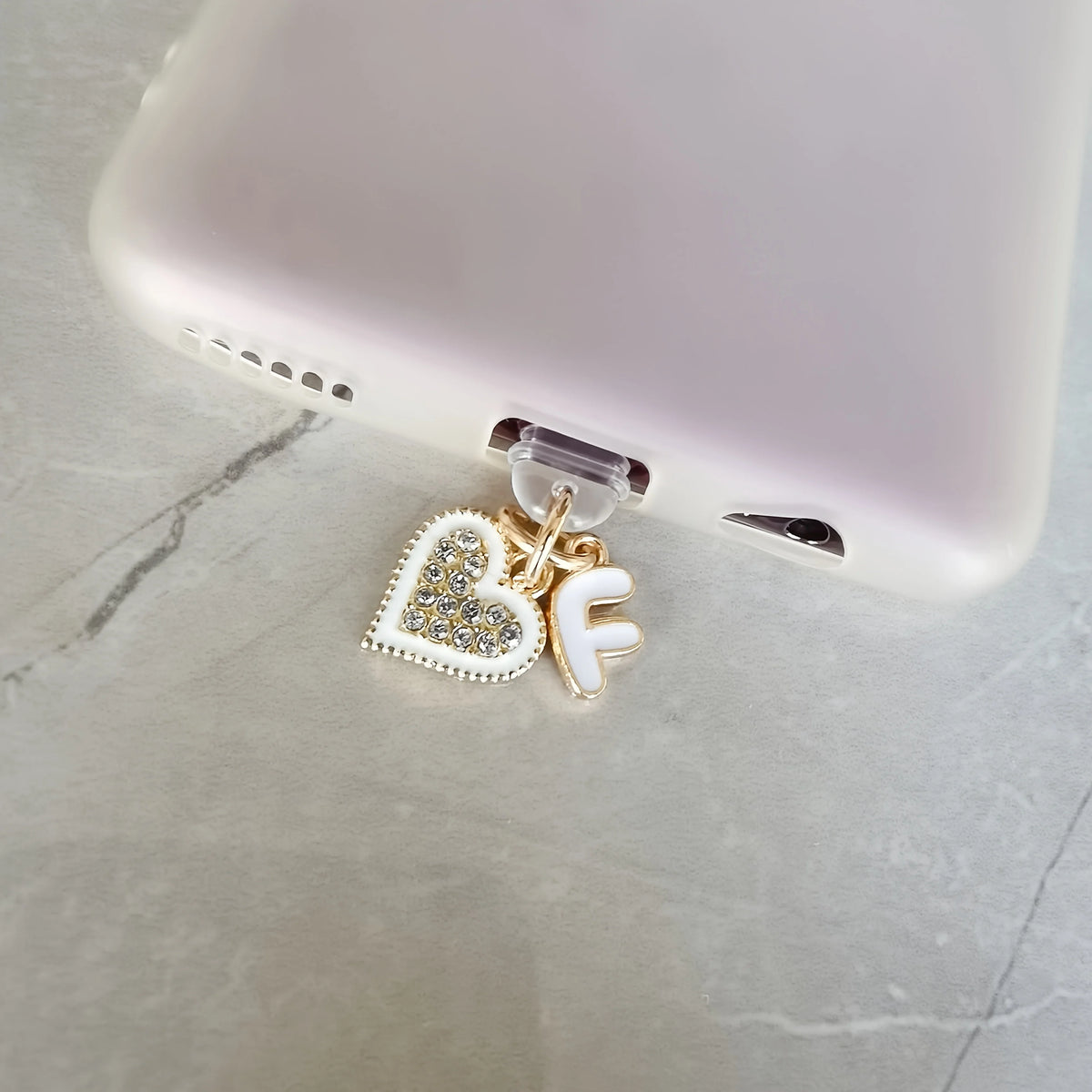 Of Light Luxury Sparkling Diamond Letter Heart-Shaped Phone Dust