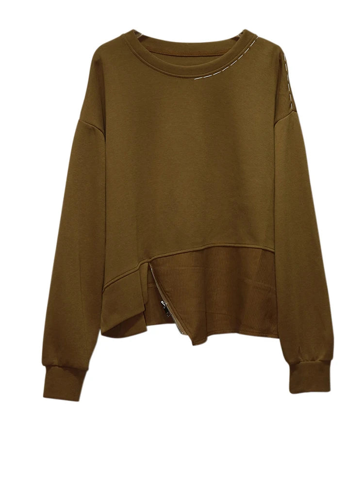 [EAM] Black Topstitched Irregular Sweatshirt New Round Neck Long Sleeve Women Big Size Fashion Tide Spring Autumn 2026 1DJ3297