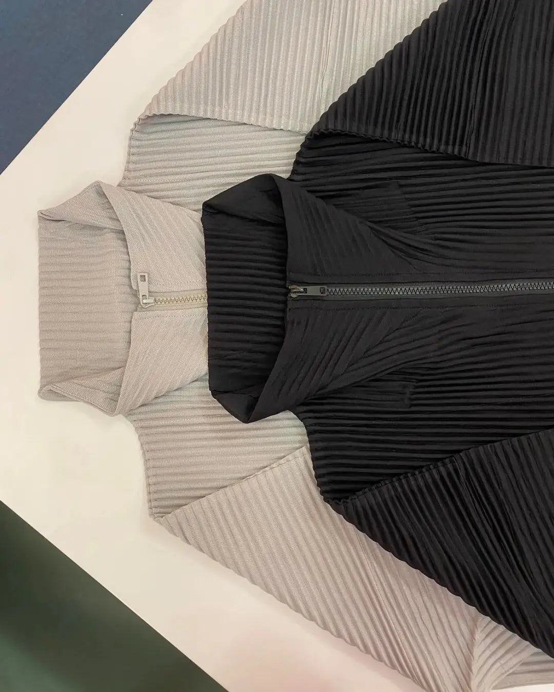 Miyake Men's Pleated Jacket Long Sleeve Standing Collar Fold Jacket Coat High Collar Zip Sweatshirt 2025 Spring Summer New Tops