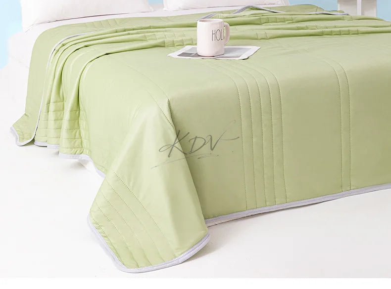 Solid Color Cooling Summer Blanket Soft Skin Friendly Breathable Thin Quilt Lightweight Washable King Air Conditioner Comforter