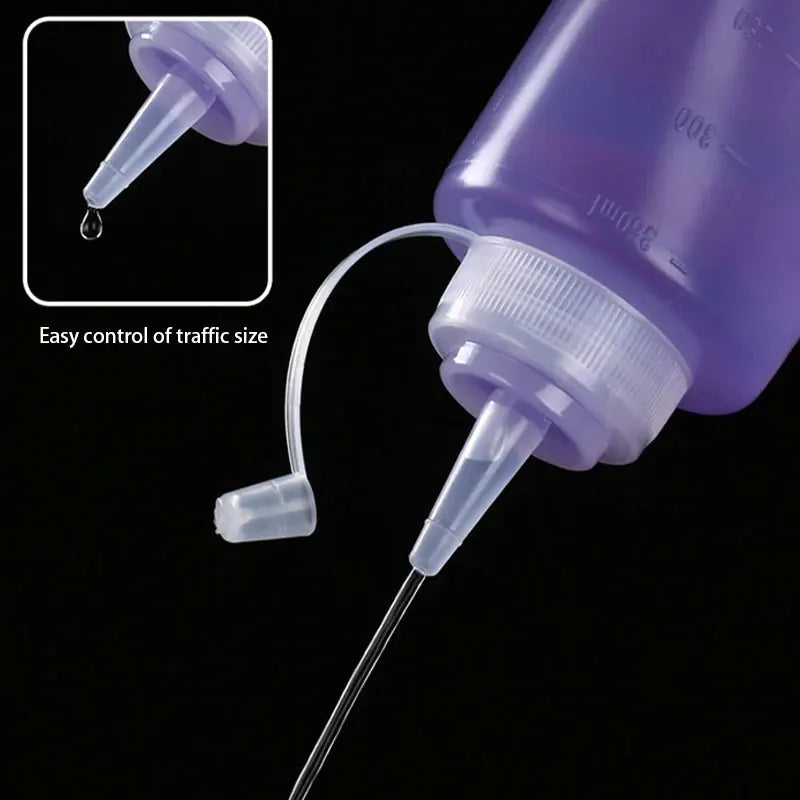 Large Squeeze  Condiment Squeeze Bottles Hot Sauces Olive Oil Bottles Ketchup Mustard Dispensers Kitchen Accessories Gadgets