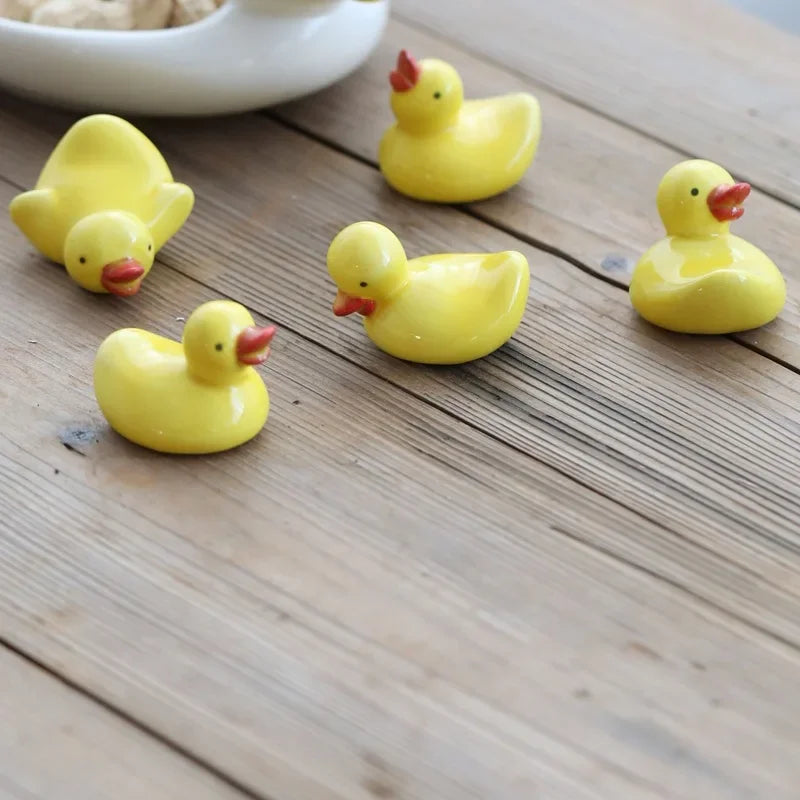 Cute Cat Ceramic Chopsticks Holder Stand Fine Design Chopstick Rack Pillow Care Rest Japanese Style Kitchen Tableware Tools New