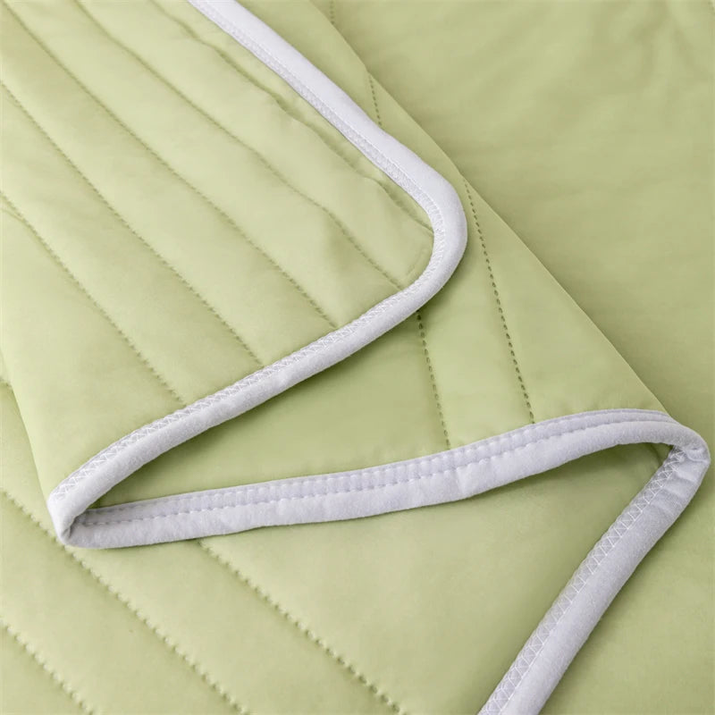 Solid Color Cooling Summer Blanket Soft Skin Friendly Breathable Thin Quilt Lightweight Washable King Air Conditioner Comforter