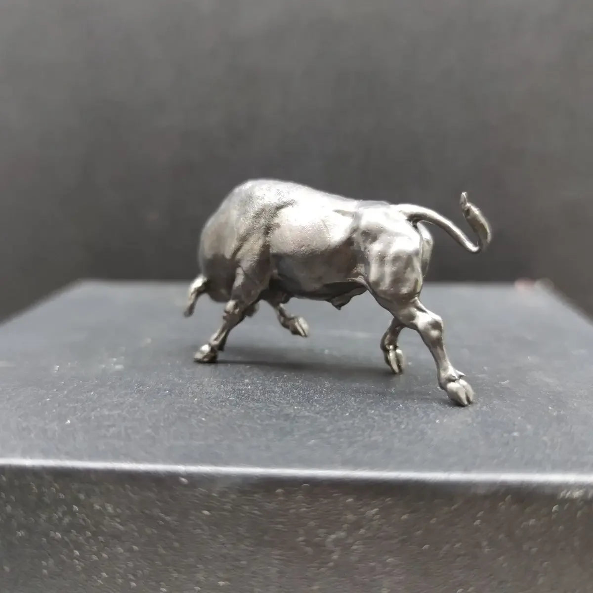 MINI Solid Pure Copper Ornament Bullish Lucky Cow 6cm Bull Wall Street Mascot Home Decor Desktop Crafts Sculpture Decoration