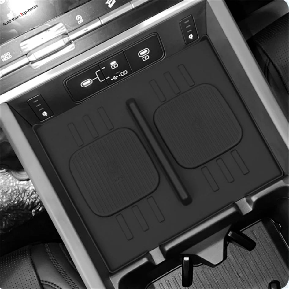 Silicone Center Console Wireless Charger Protection Pad upgrade Silica Gel Cover For Hyundai Santa Fe 2024 2025 Car Accessories