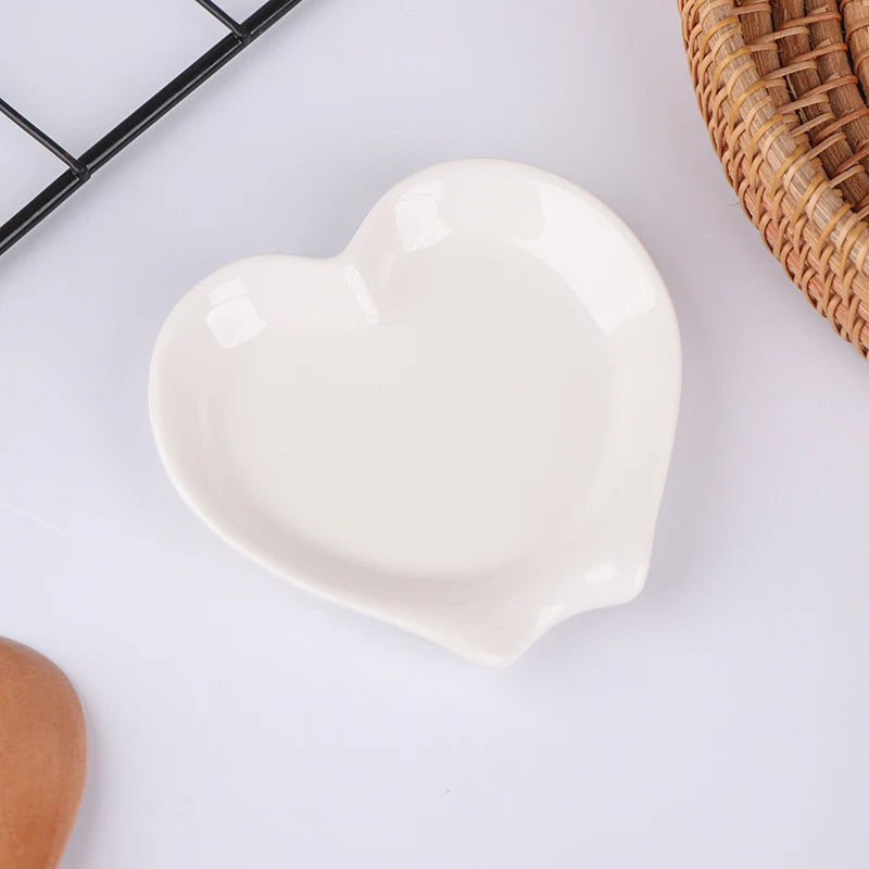 Creative Heart Shaped Ceramic Spoon Rest Pad Coffee Spoon Holder Soup Ladle Rack Kitchen Utensils Tableware Organizer