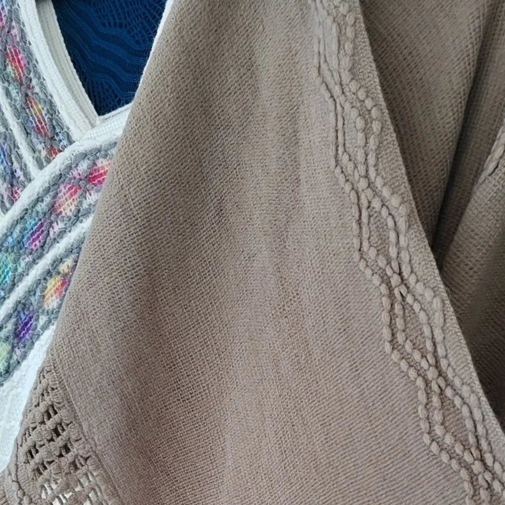 Luxury Elegant Cloak Hooded Knitted Shawl Bohemian Winter Warm Ladies Tassel Cape Oblique Stripe Wraps Scarf Coat