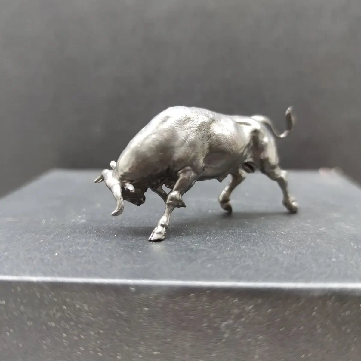 MINI Solid Pure Copper Ornament Bullish Lucky Cow 6cm Bull Wall Street Mascot Home Decor Desktop Crafts Sculpture Decoration
