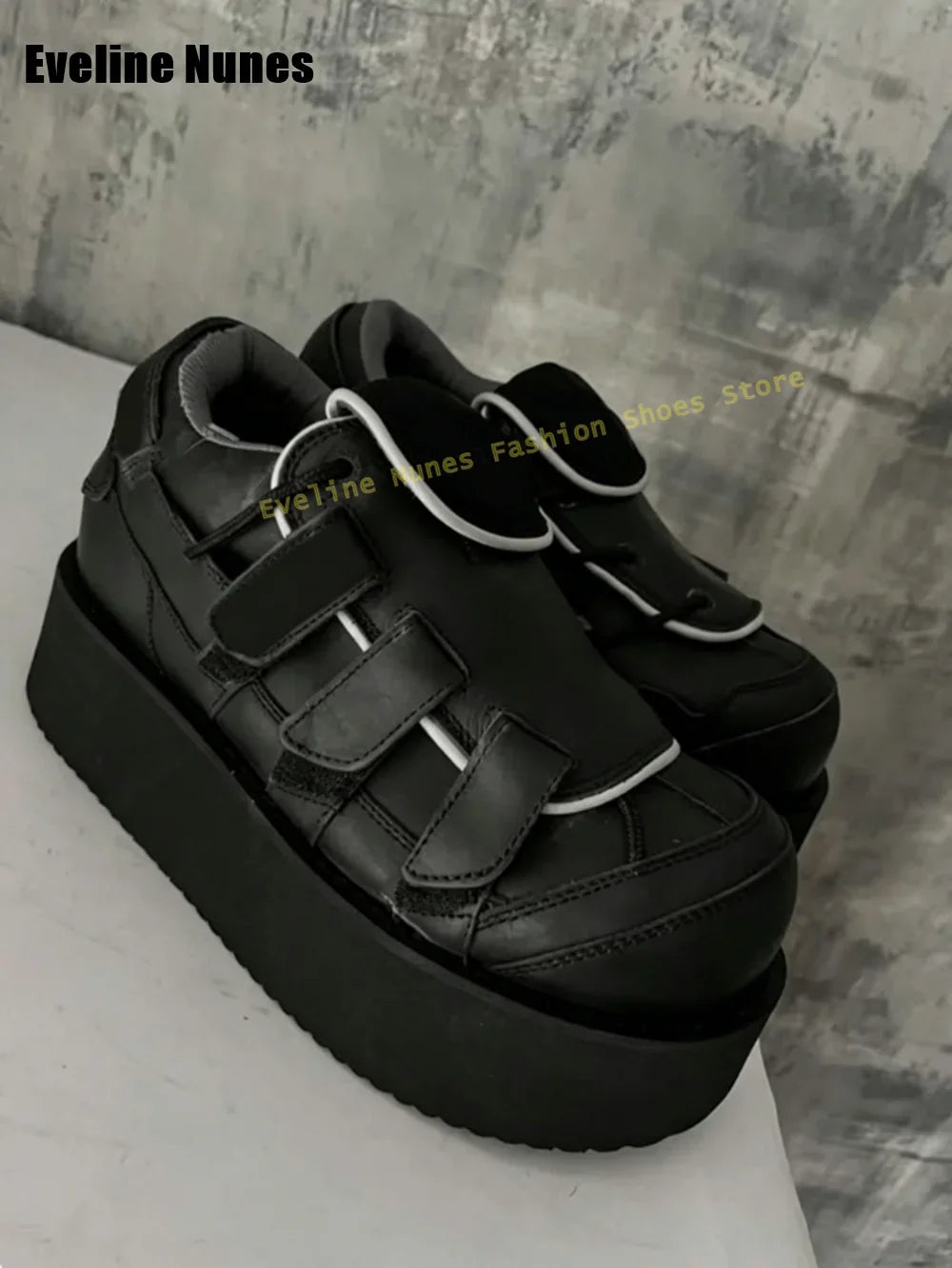 Streetwear Y2K Street Style Trend for Women's Chunky Sole Hook and