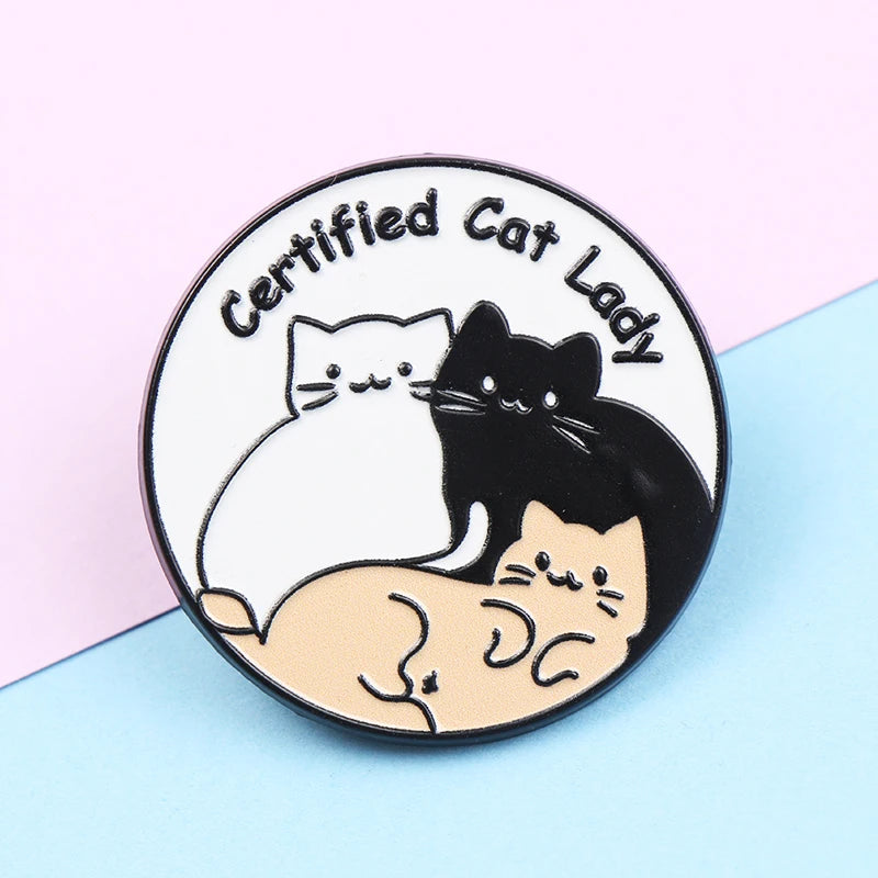 Cute Animal Series Enamel Brooch Alloy Pin Cartoon Kawaii Capybara Cat Dog Duck Pet Backpack Lapel Badge Jewelry Gift for Kids