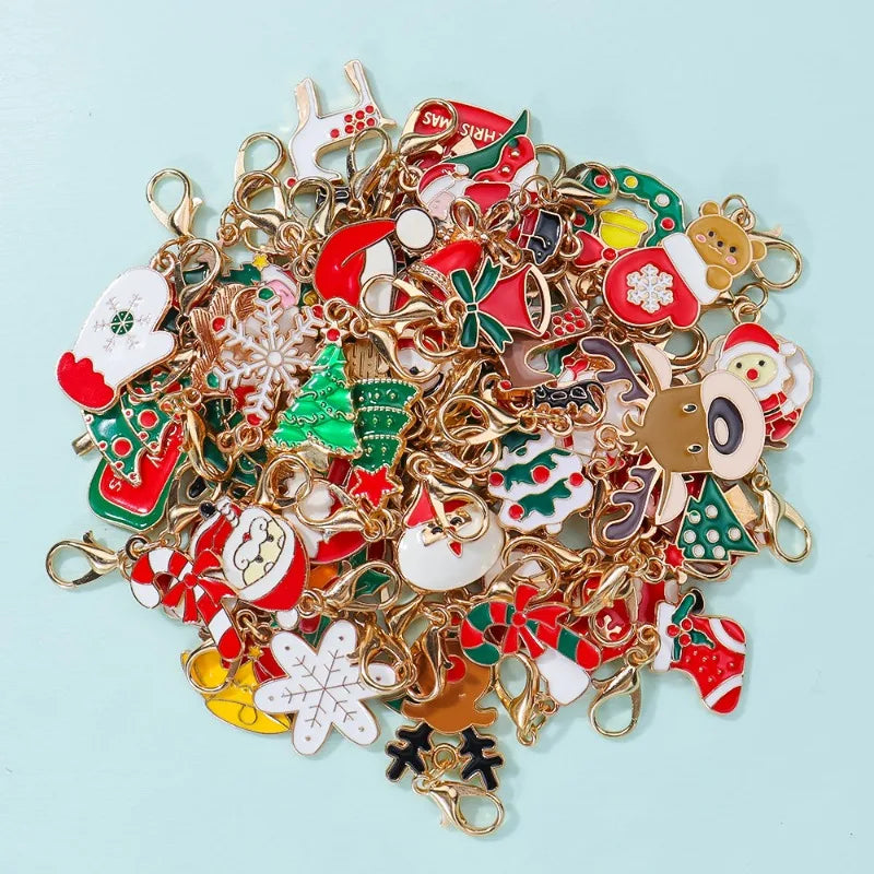 Cute Enamel Christmas Keychain Snowman Santa Claus Key Ring Pendants for Key Holder Women Girls Handbag Decor Jewelry Gifts