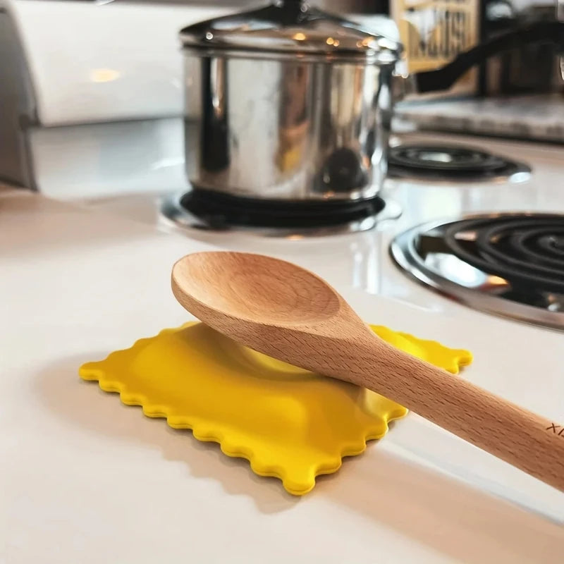 1pc Cartoon Biscuit-Shaped Soup Spoon Rest - Heat Insulating and Anti-Scalding Silicone Mat for Kitchen Gadgets