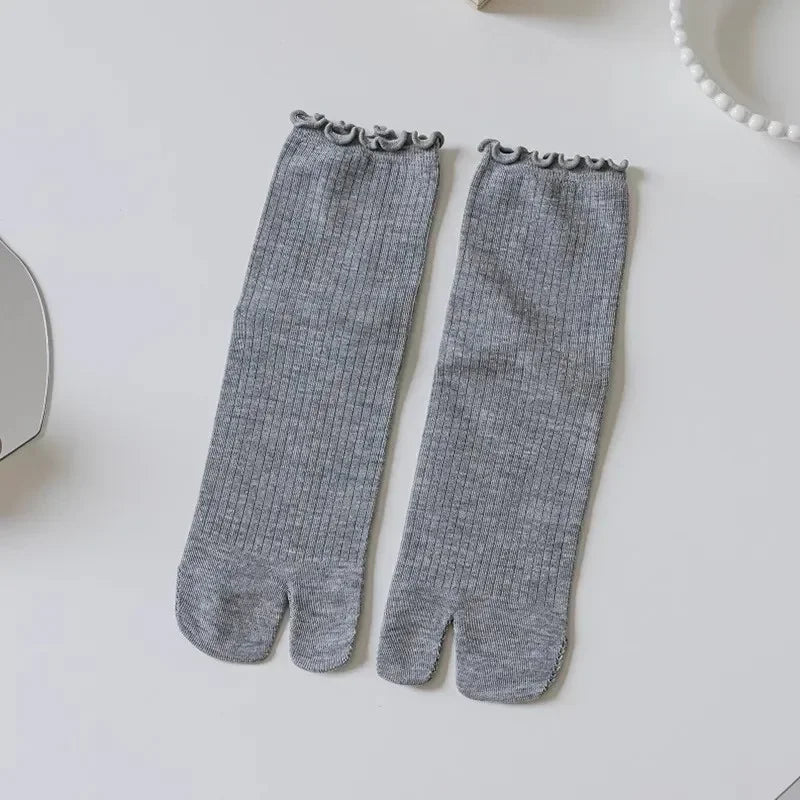 Japanese Ruffled Edge Cotton Split Toe Socks Solid Color Two-Toed Sock Unisex Harajuku Simple Tabi Socks High Elastic Hosiery