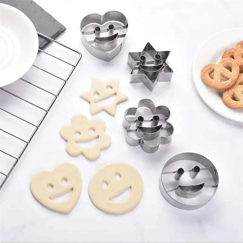 4pcs/Set Smiley Cookie Cutter Biscuit Mold Stainles Steel Fondant Cake Mold Sugar Cookie Pastry Baking Tool Kitchen Accessories