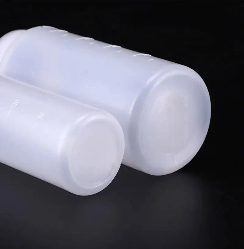 Large Squeeze  Condiment Squeeze Bottles Hot Sauces Olive Oil Bottles Ketchup Mustard Dispensers Kitchen Accessories Gadgets