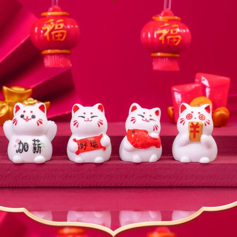 Modern Lucky Cat Figurine Crafts Ornaments Lovely Mini Cat Car Ornaments Cute Fortune Cat Figurines Gift