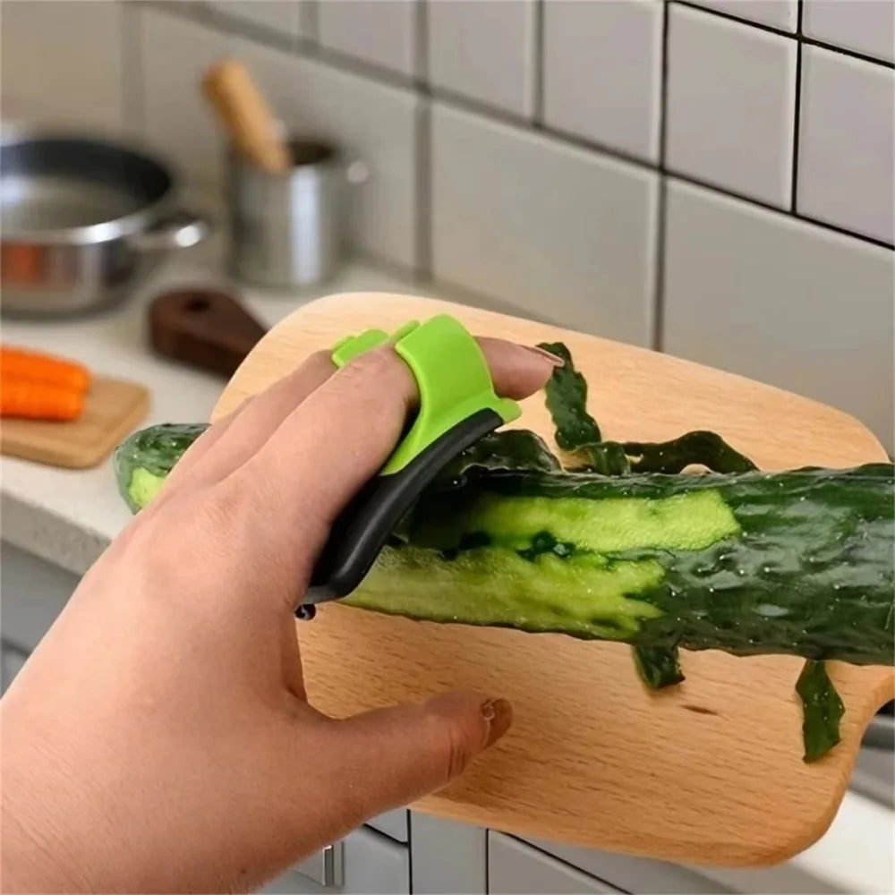 Vegetable Fruit Peeler, Black & Green Non-slip Rubber Grip Handle, Kitchen Slicer for Potato Apple Veggie Peeling, Kitchen Gadget for Fast Meal Prep